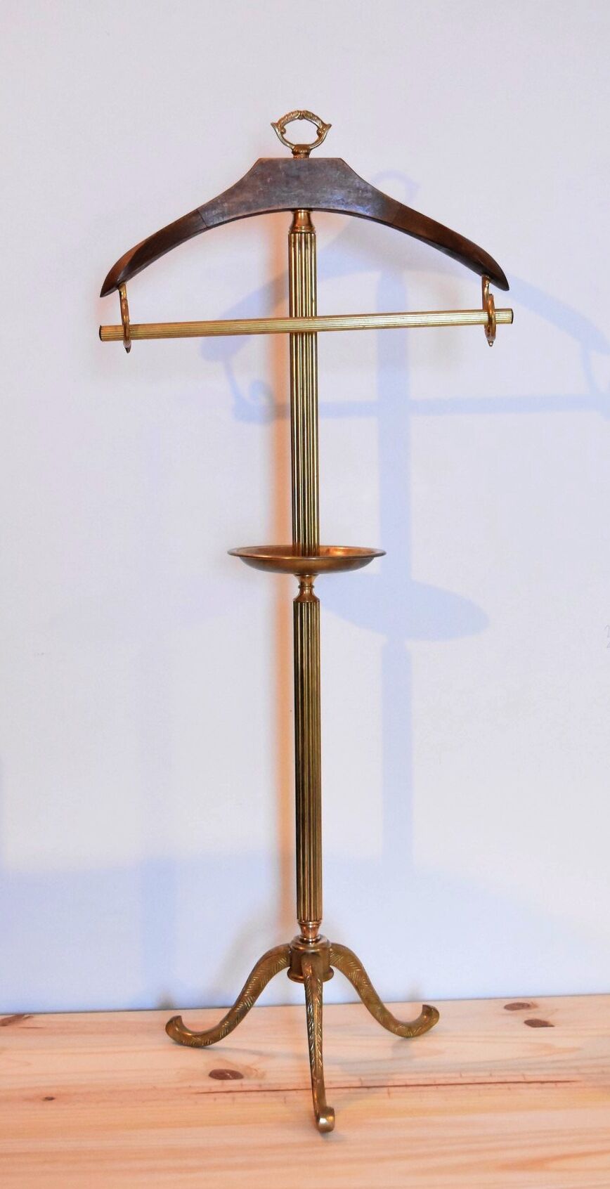 Retro night valet in brass and wood in Neoclassical style