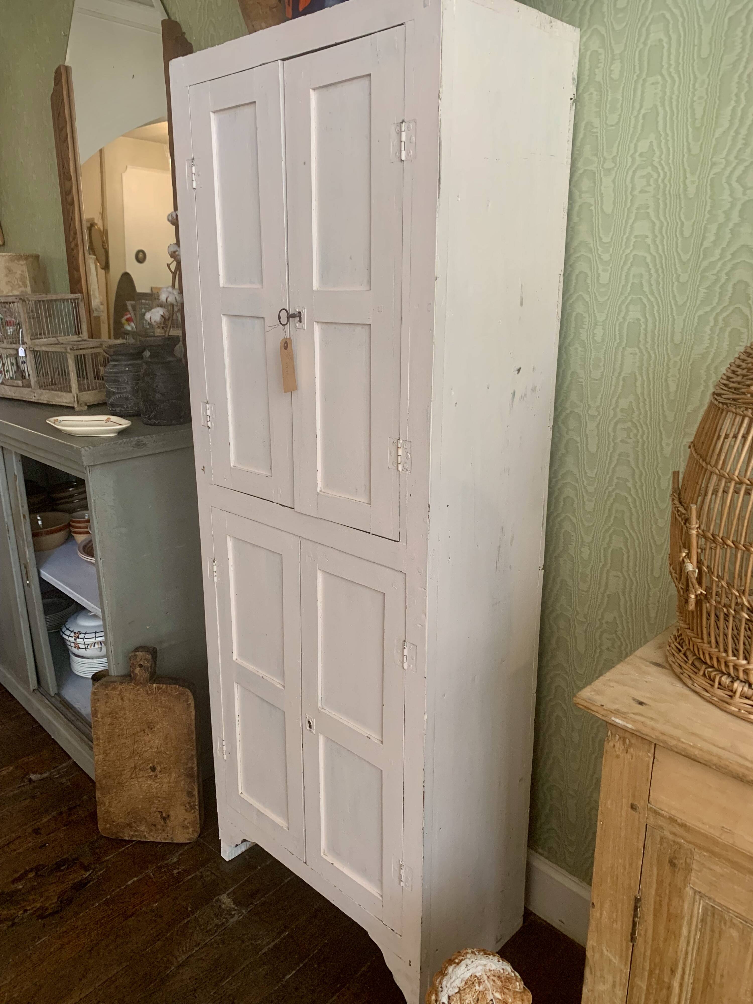 Small 4-door wardrobe