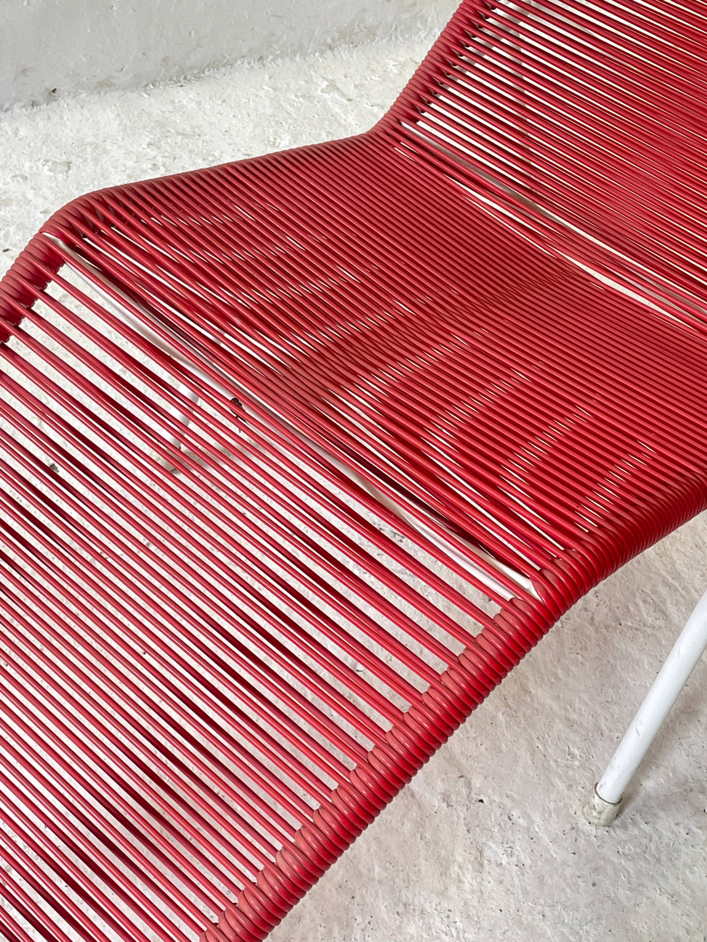 Vintage 1970s Elefant Möbel Spaghetti reclining chair for the garden.