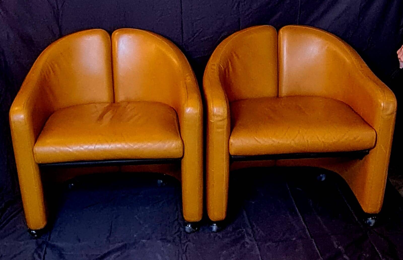 Pair of PS142 Eugenio GERLI armchairs