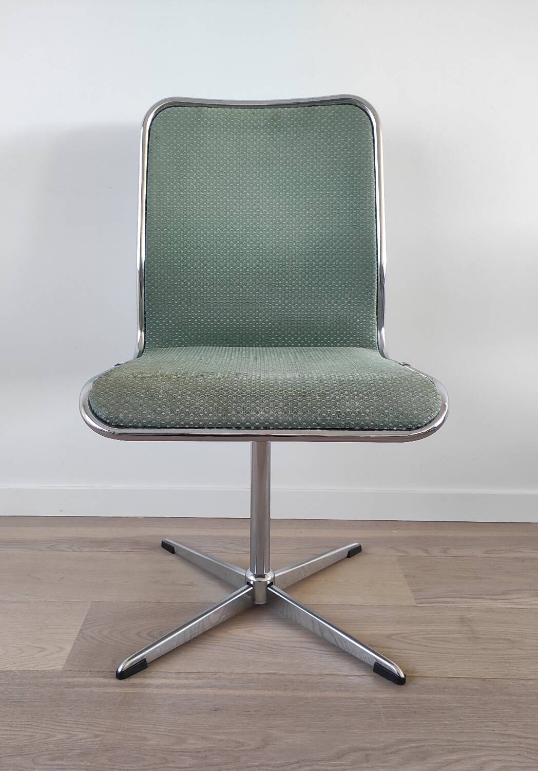 Suite de 6 chaises pivotantes Roche Bobois, 70's