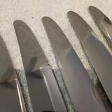 12 silver-plated metal table knives by Christofle Albatros, 24.7 cm.