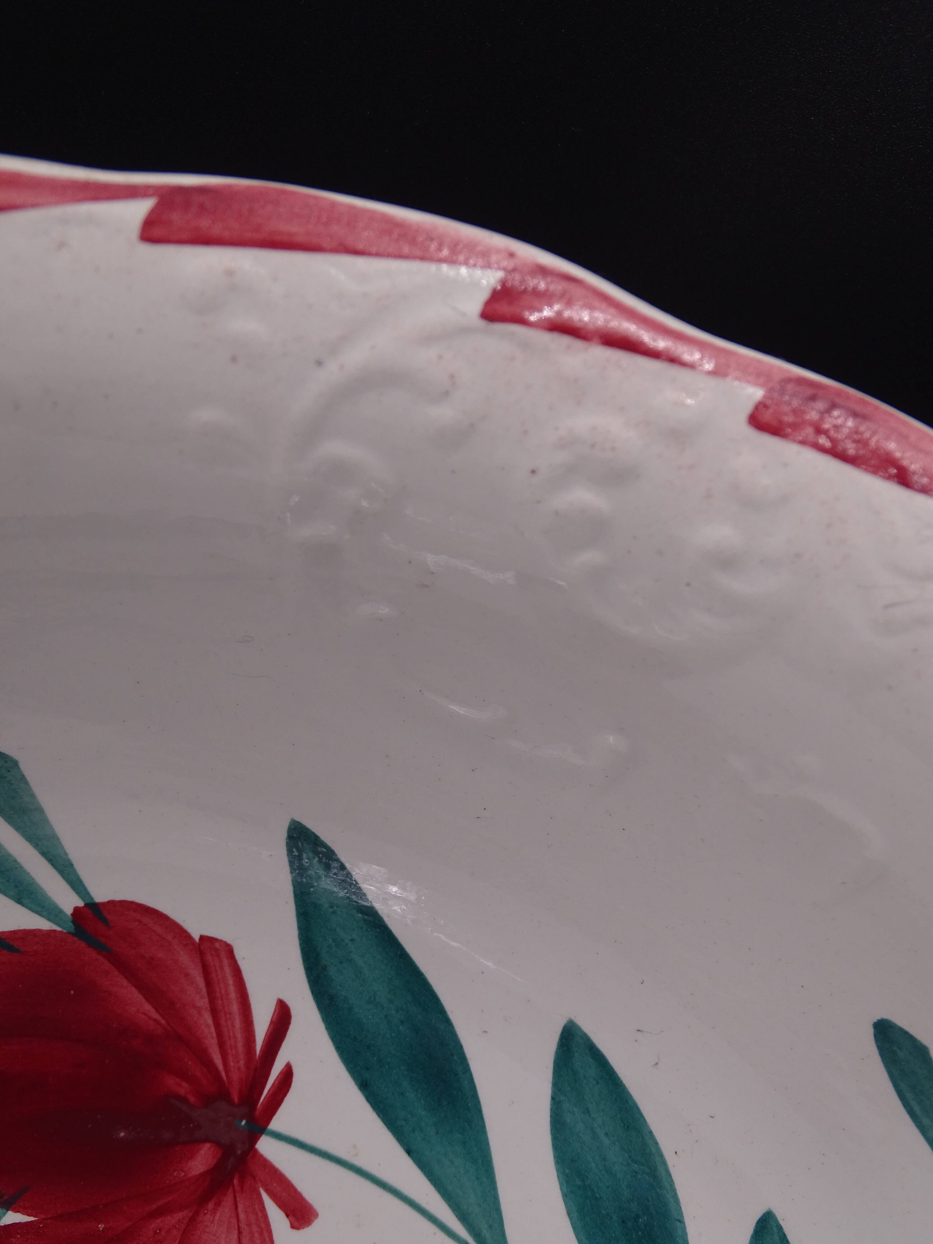 Large earthenware bowl of Moulin-des-Loups - Floral decoration - Around 1960