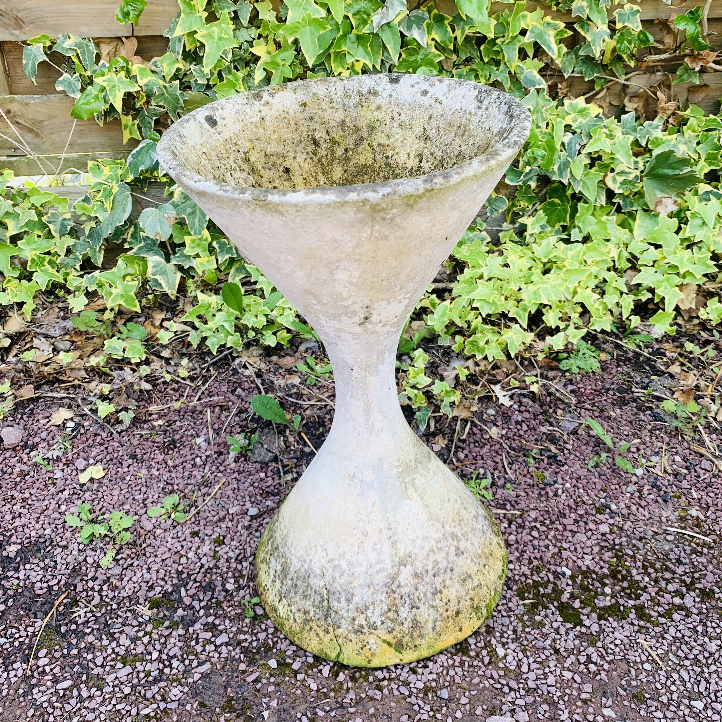 Diabolo planter by Anton Bee