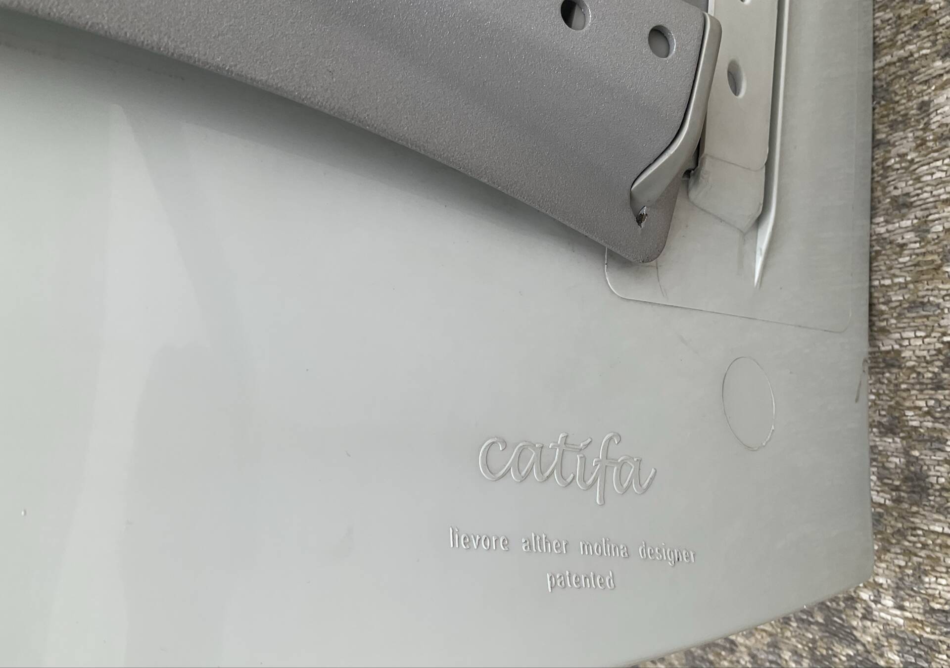 Chaise pivotante Catifa édition Arper par Lievore Alther