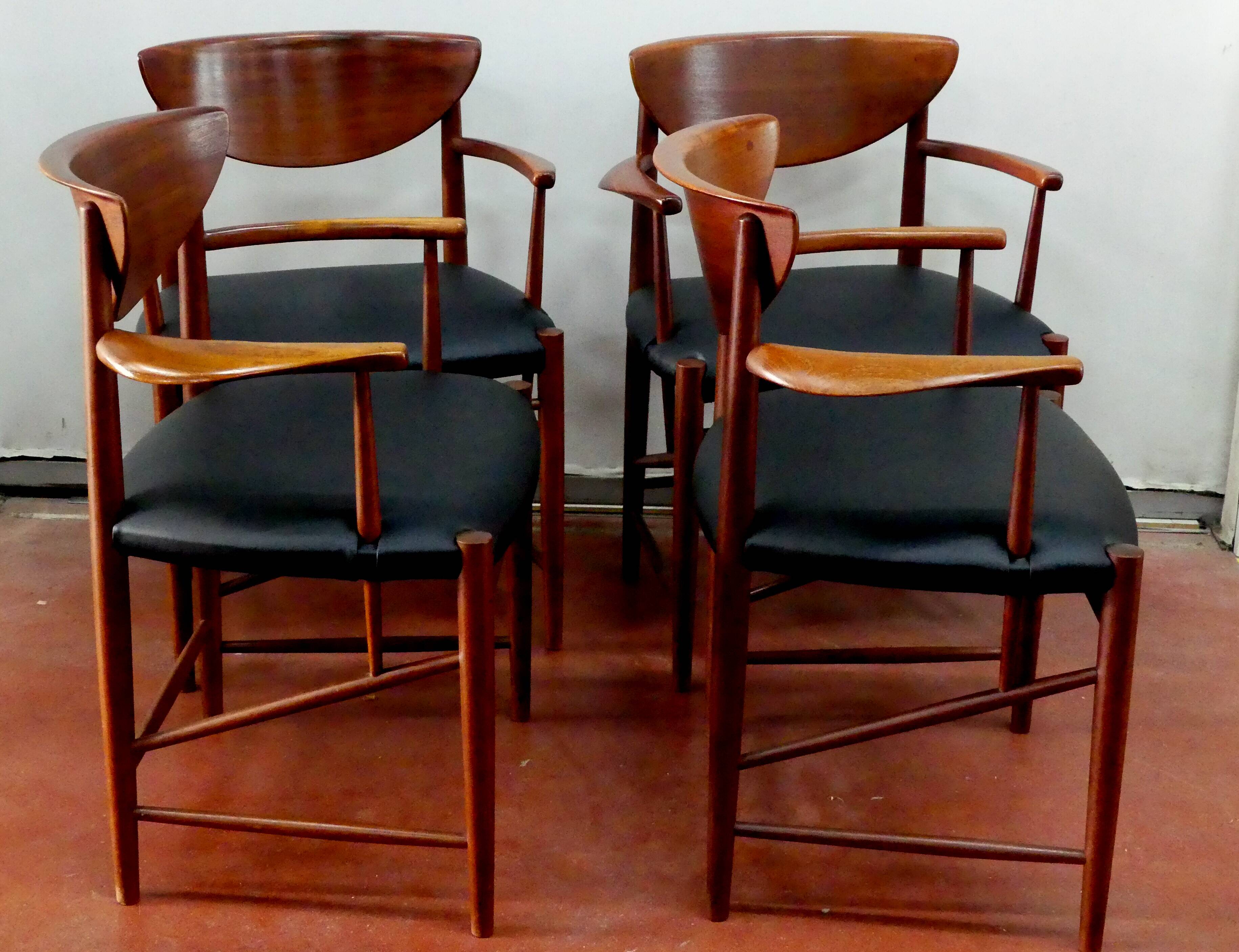 4 model 316 armchairs by Peter Hvidt