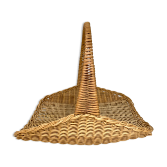 Braided rattan basket