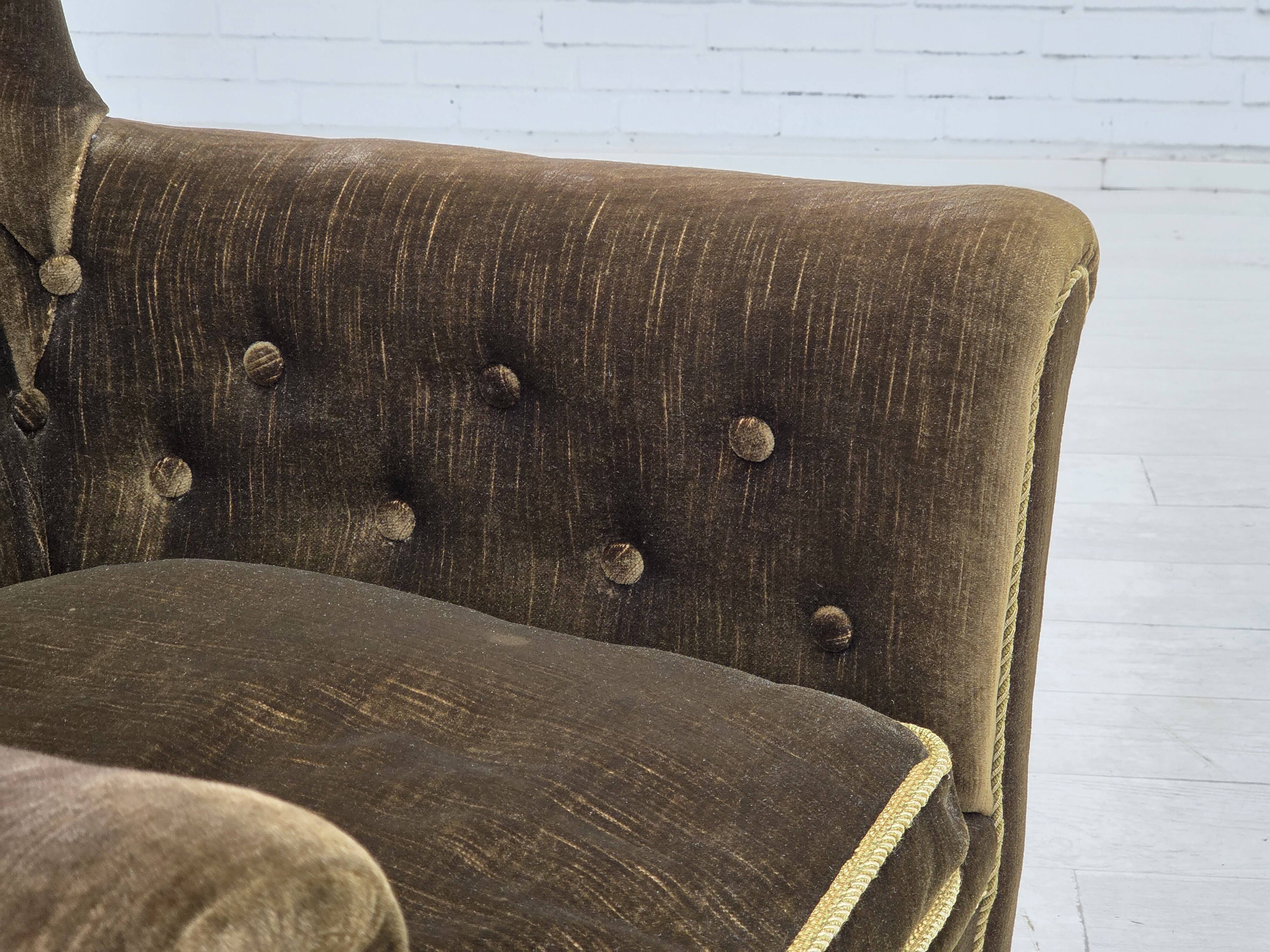 Fauteuil scandinave des années 1950, velours vert, bois de frêne.