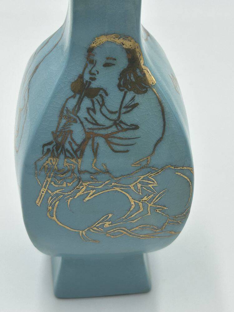Chinese porcelain vase, cetadon, with gold leaf, Jingdezhen