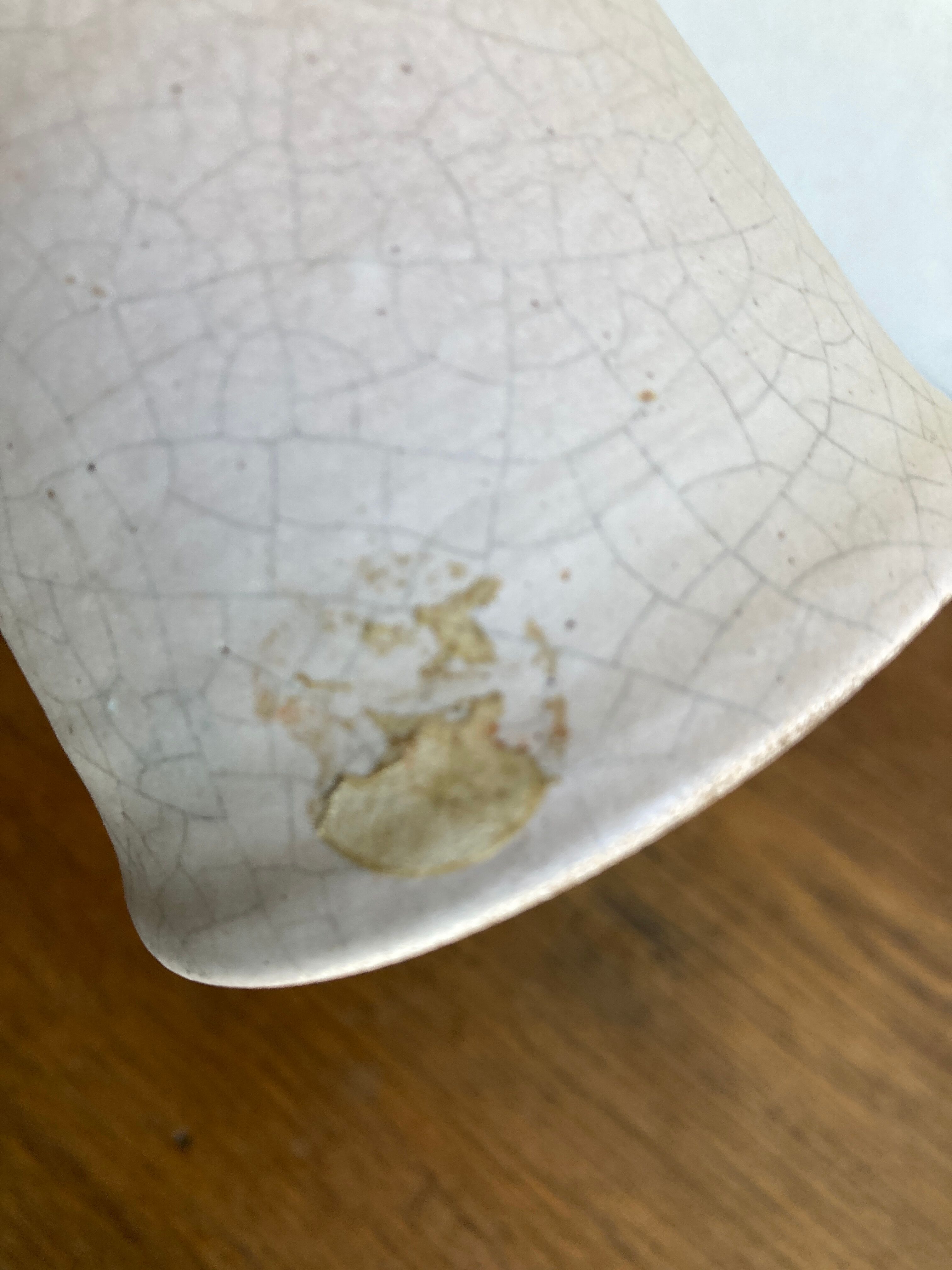 Brutalist candle holder made of white chamotte clay, 1980.