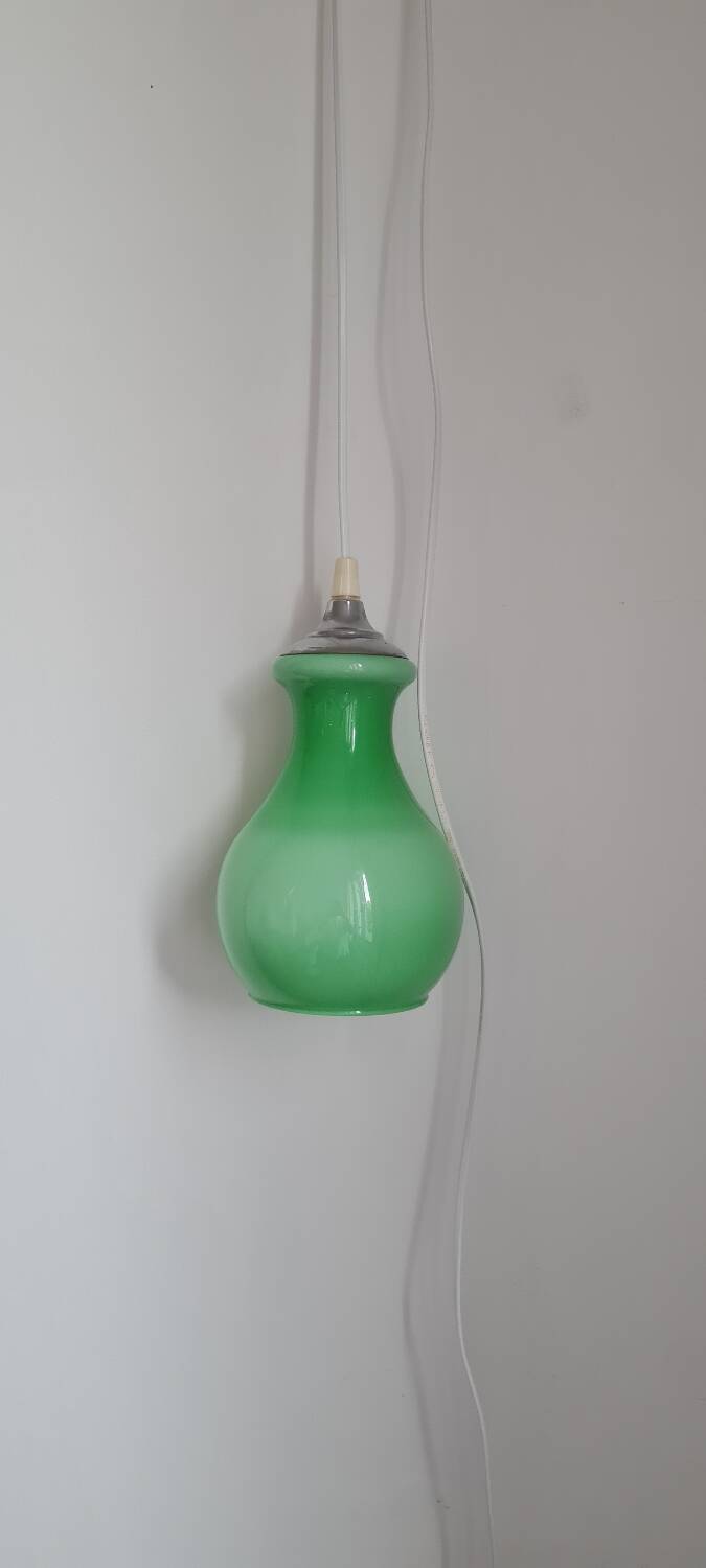 Baladeuse scandinave en verre opalin