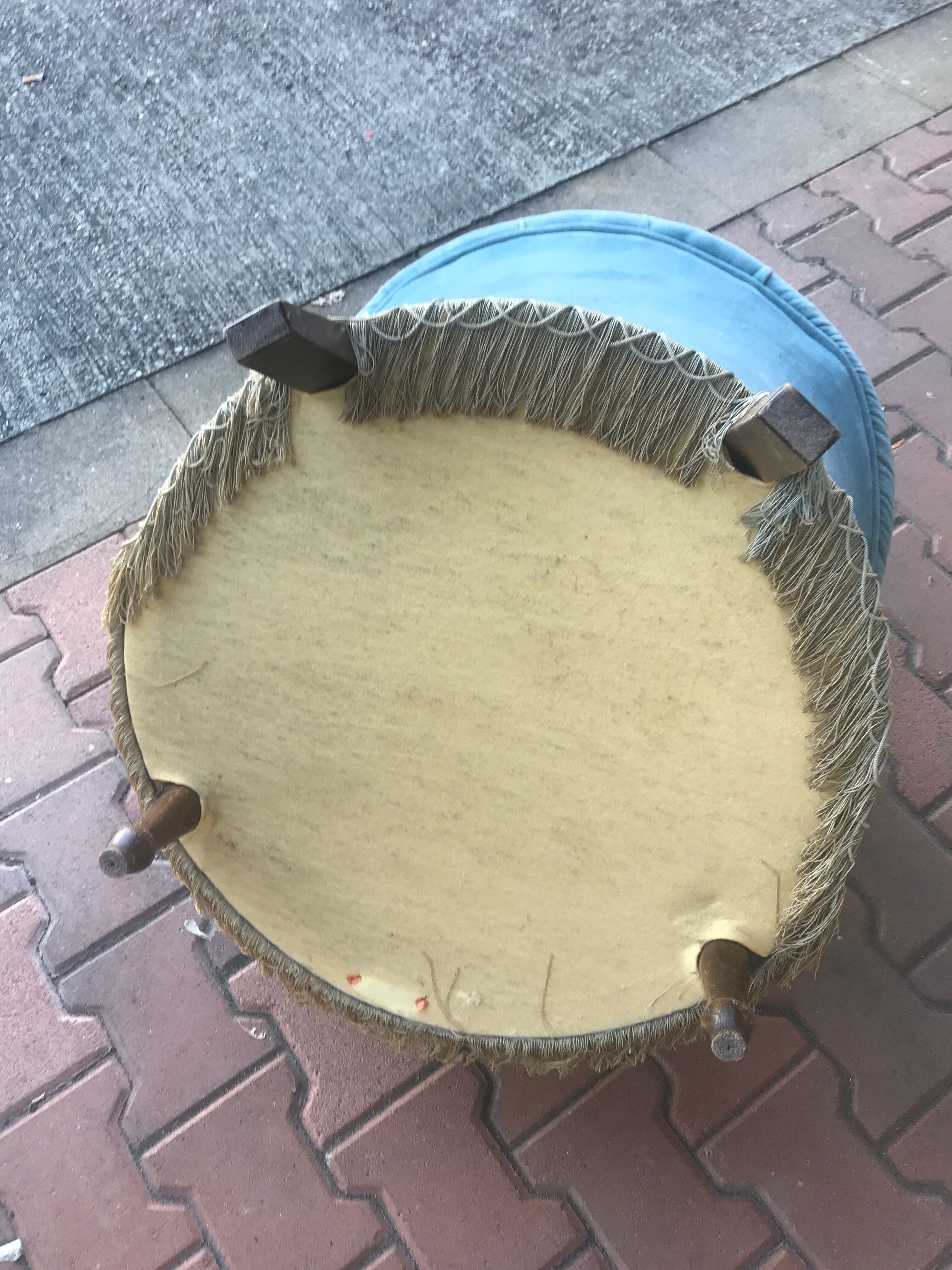 Blue velvet toad armchair