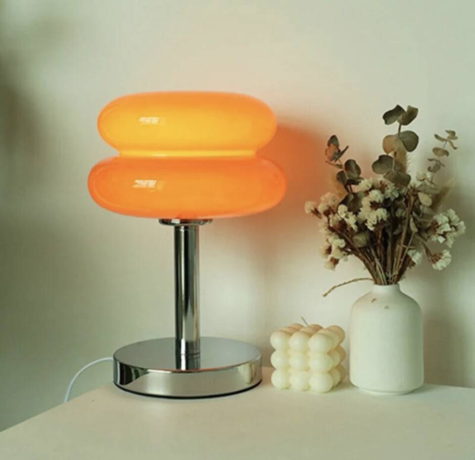 Vintage style lamp in the shape of a macaron