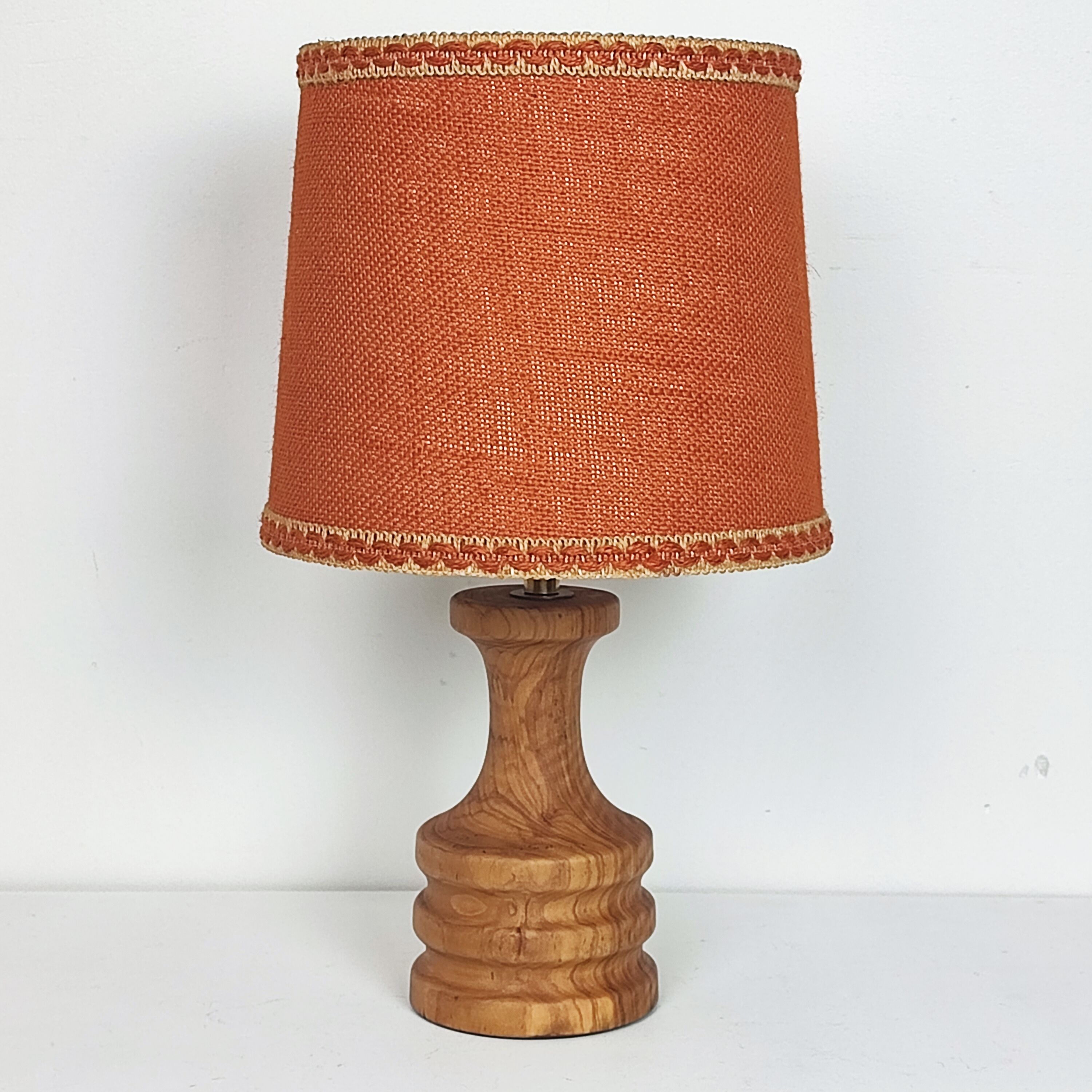 Lampe pied en bois