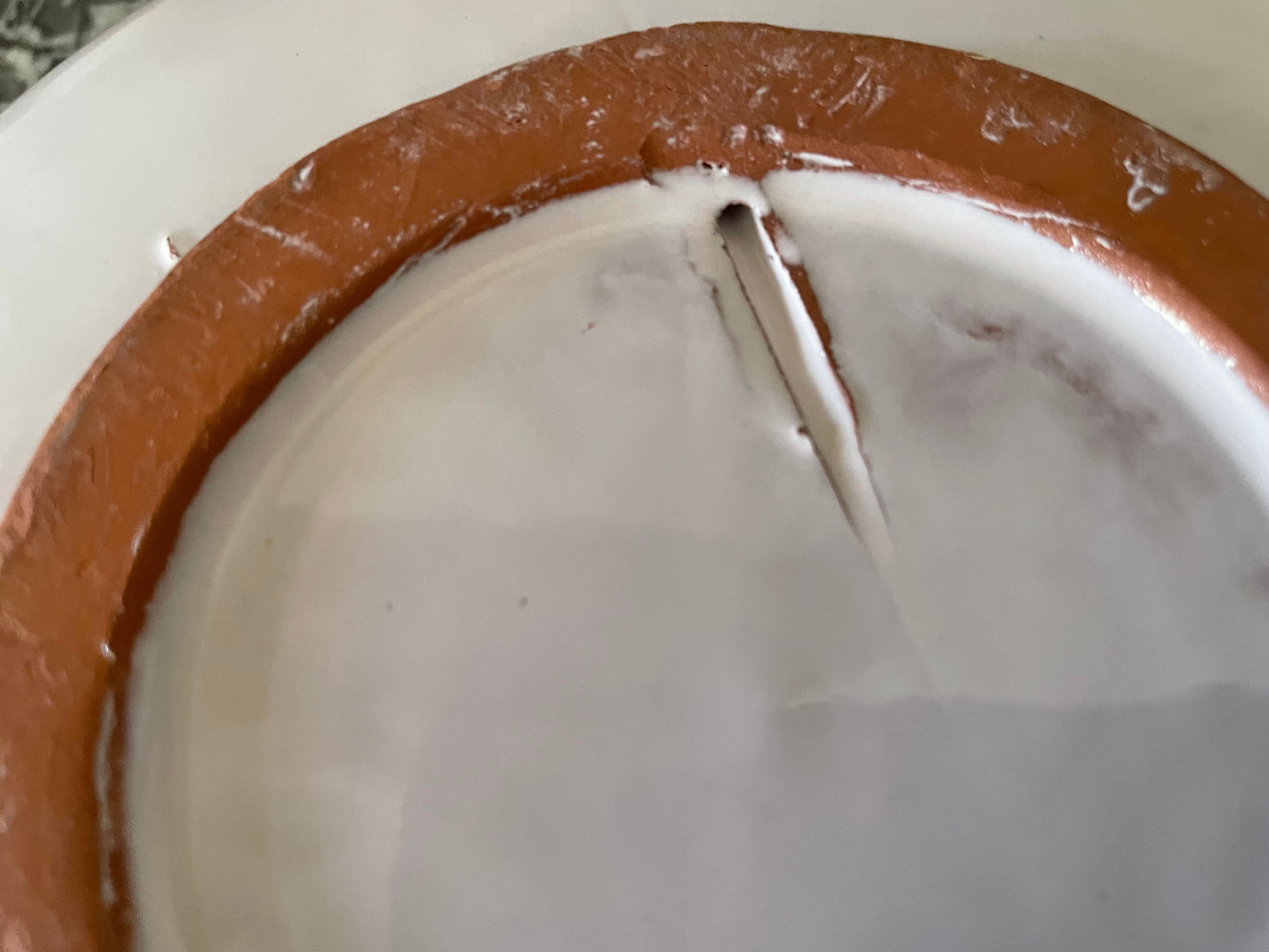 Hollow plate in ceramic from Granada.