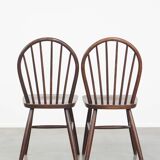 Set of 4 wooden vintage in English style Windsor slat chairs from the 70s.