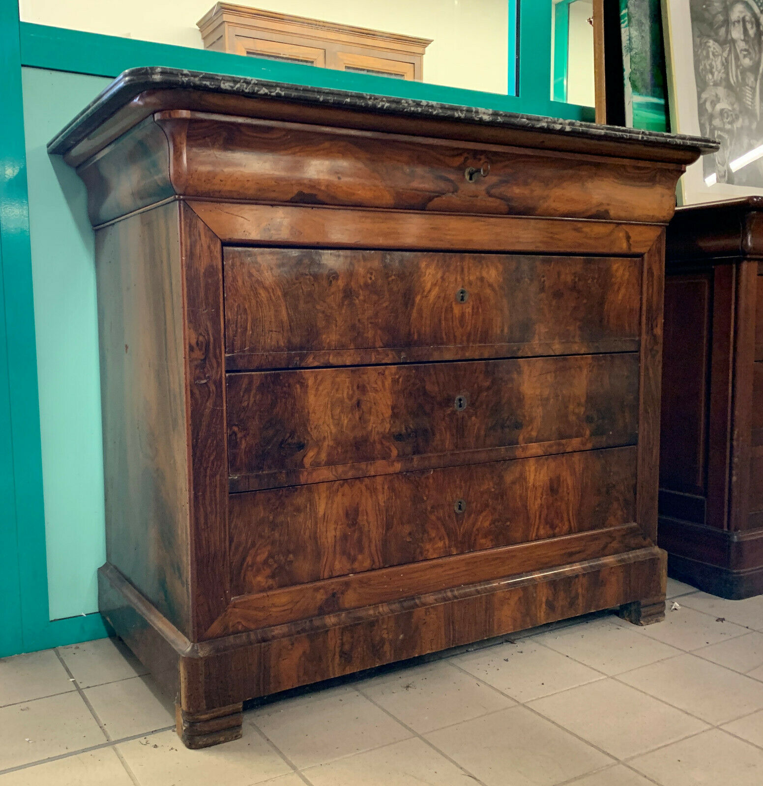 Commode of lady louis Philippe era in walnut bramble around 1830