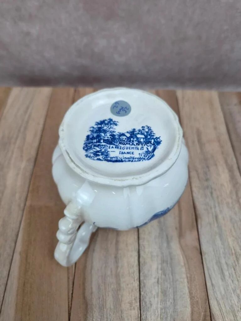 Jug / milk jug Sarreguemines Romantic blue – country decor – vintage earthenware