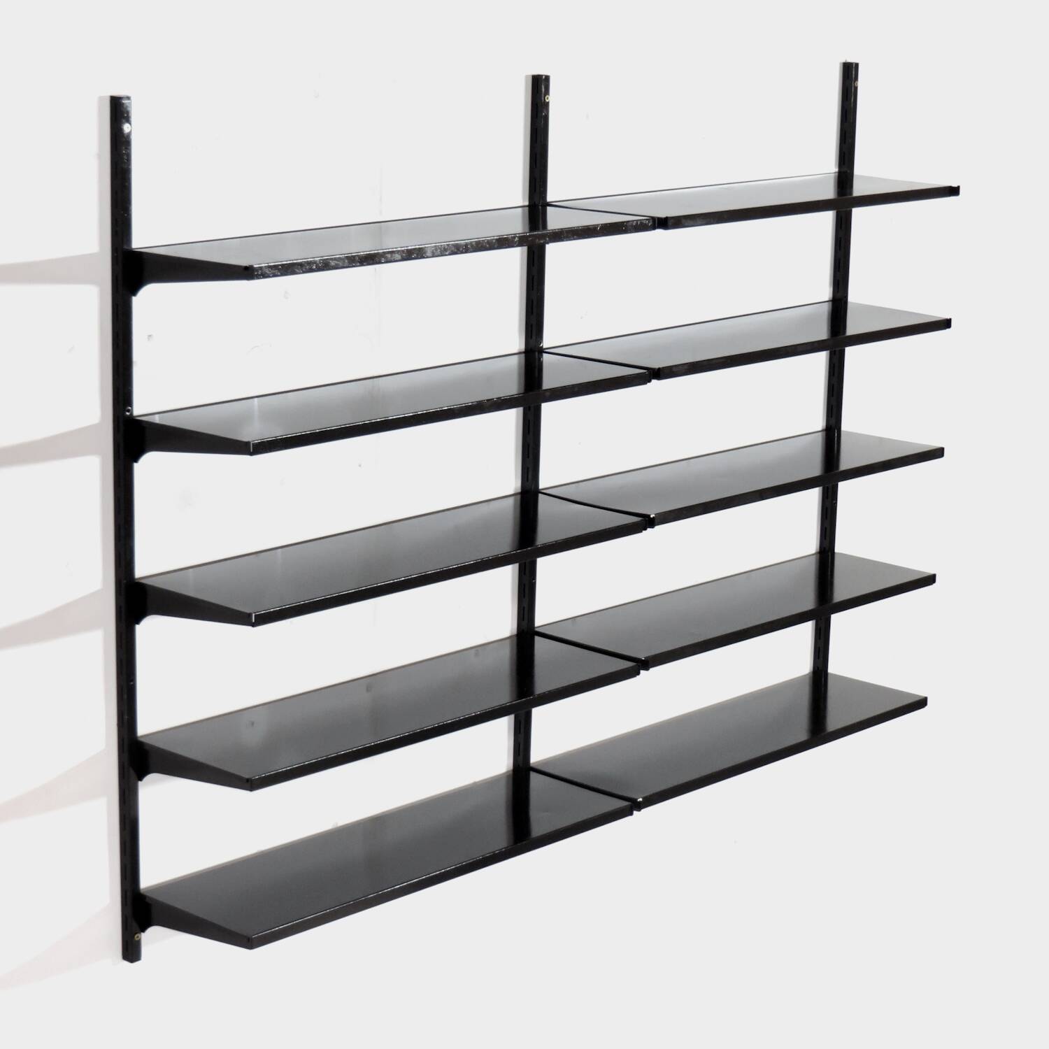 Système d'éléments muraux vintage en métal anthracite du milieu du siècle, années 1960