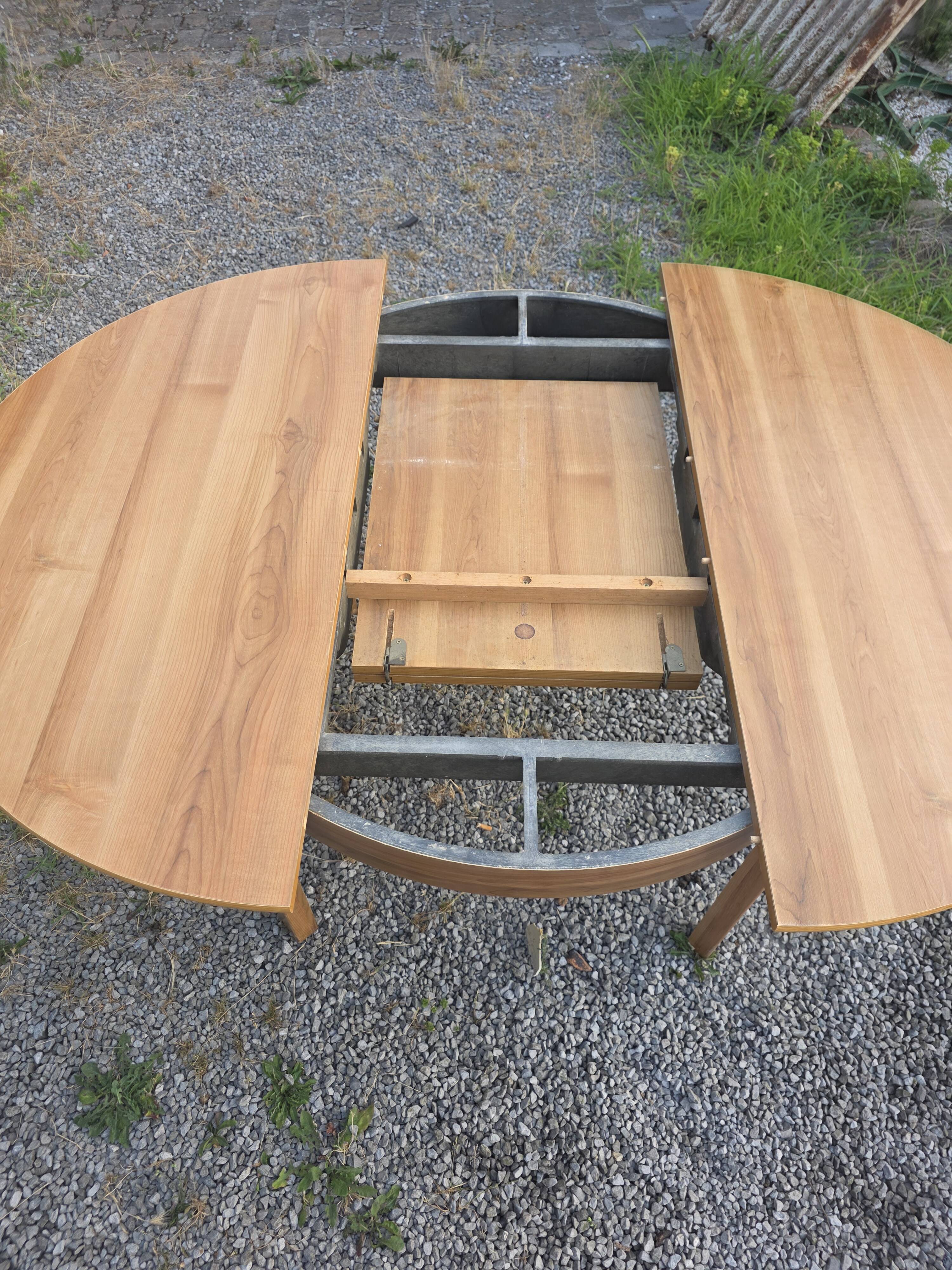 Scandinavian extendable oak table from the 1960s (butterfly extension)
