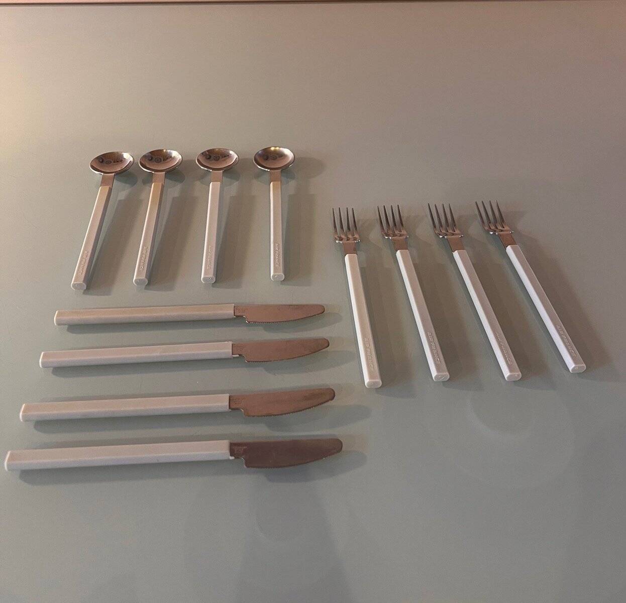Service de couverts Air France Concorde par Raymond Loewy, années 1970, ensemble de 12