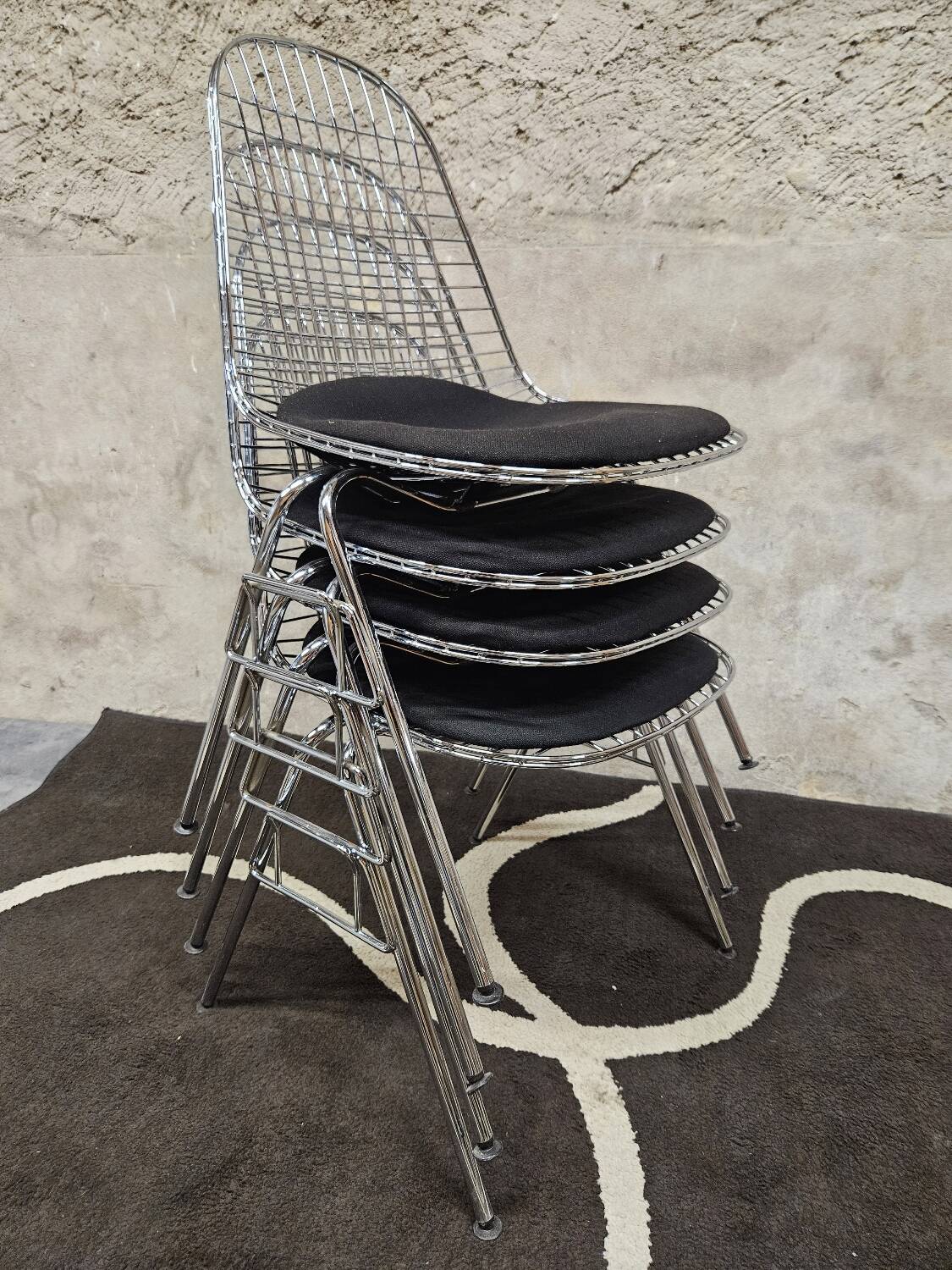 4 metal mesh chairs