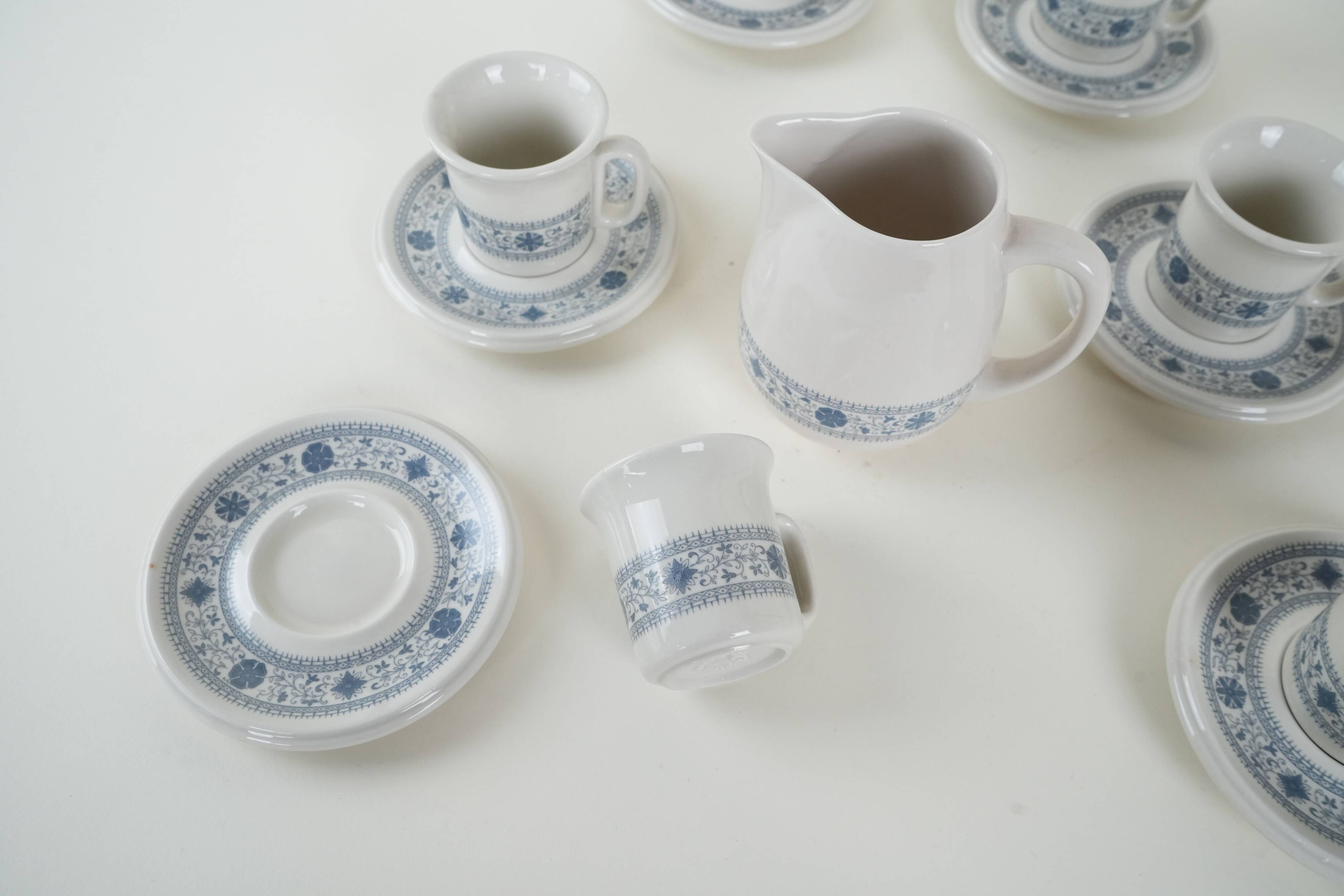 Service à thé et tasse, design italien, années 1970, fabriqué en Italie
