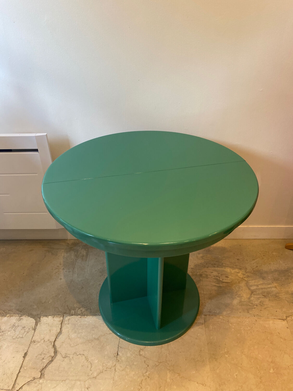 Lacquered round table