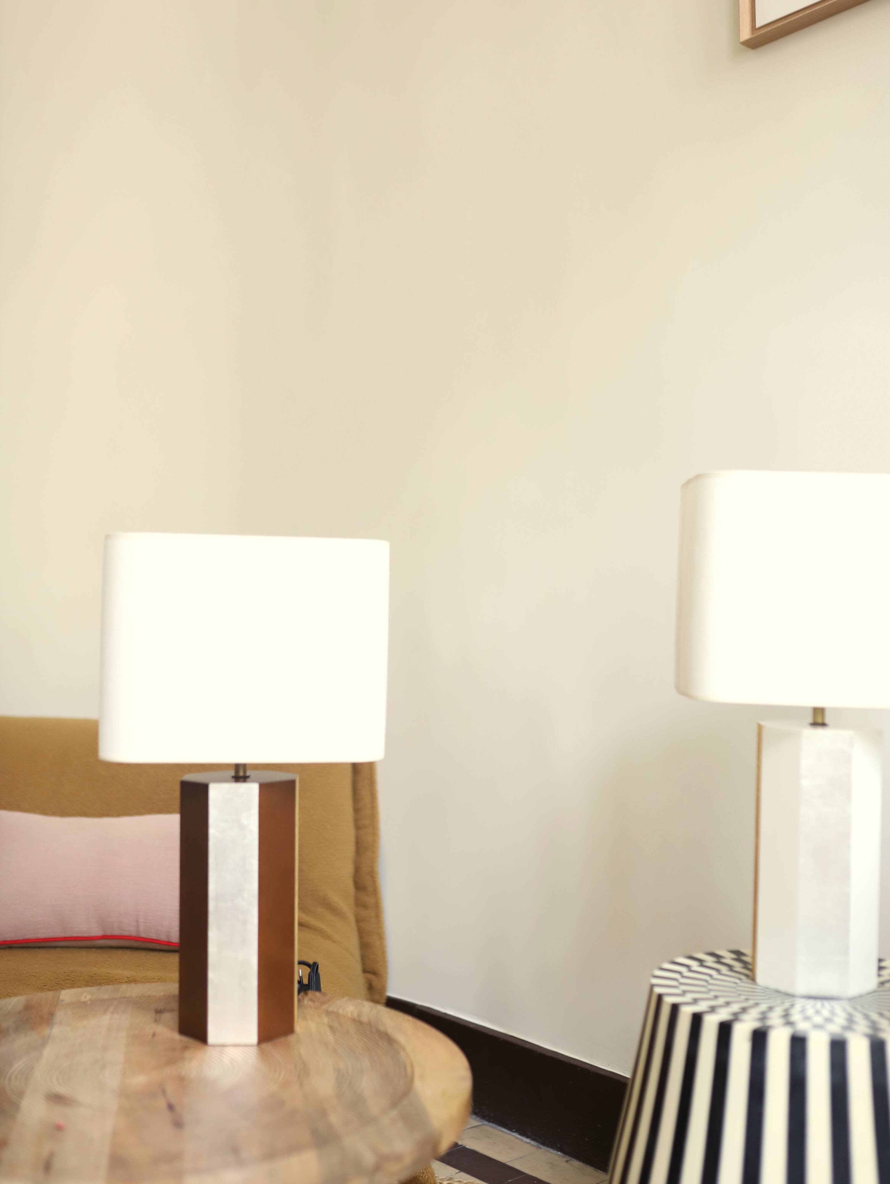 La Luco lamp in white lacquered ash and gold leaf