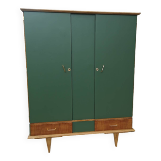 Vintage dressing cabinet