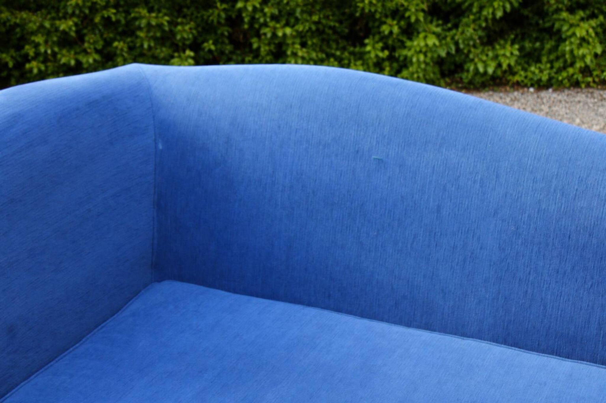 Large vintage cobalt blue chaise longue in fabric and wood – long chair 190
