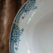 Grand plat ancien en terre de fer