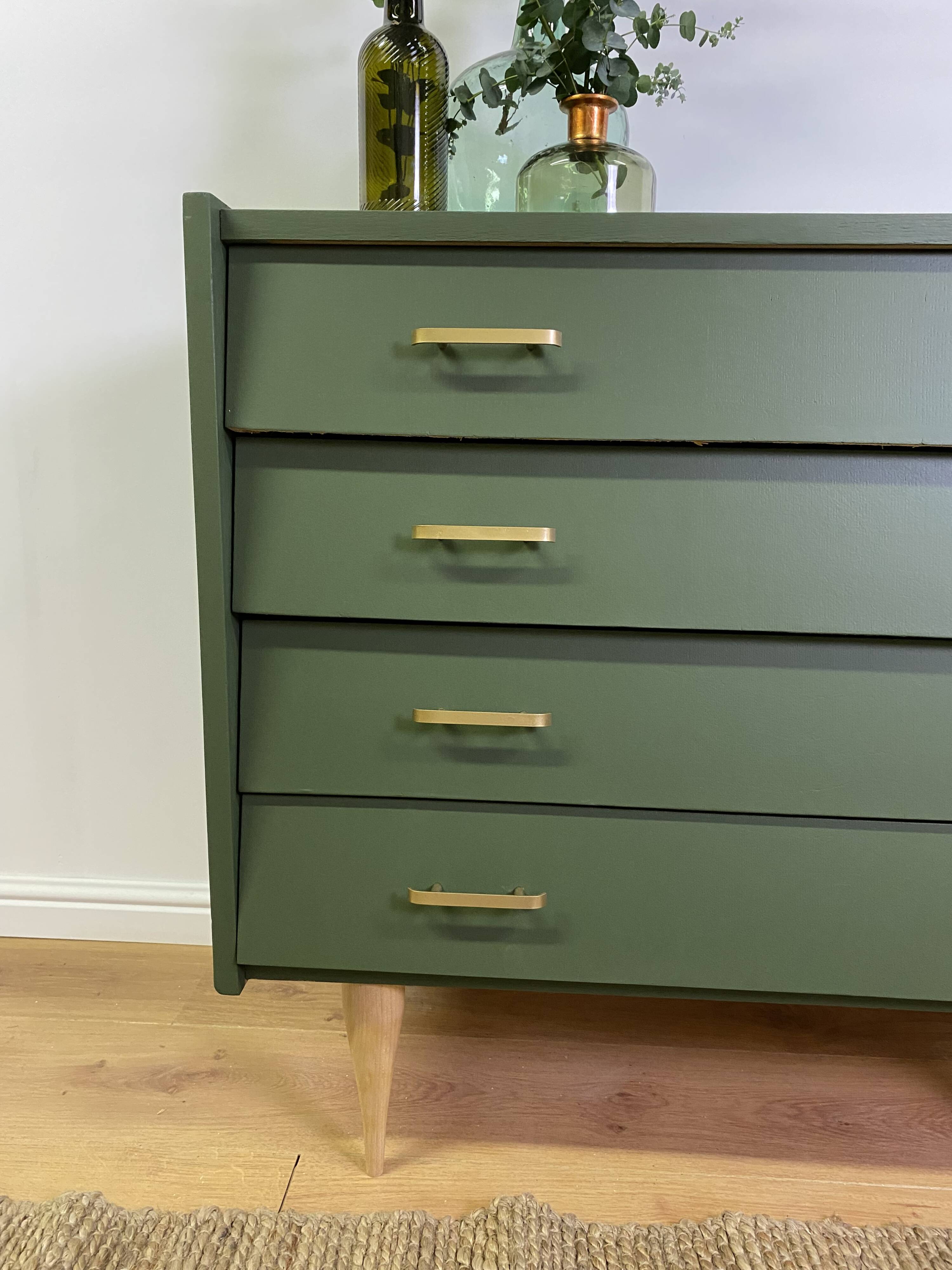 Vintage chest of drawers