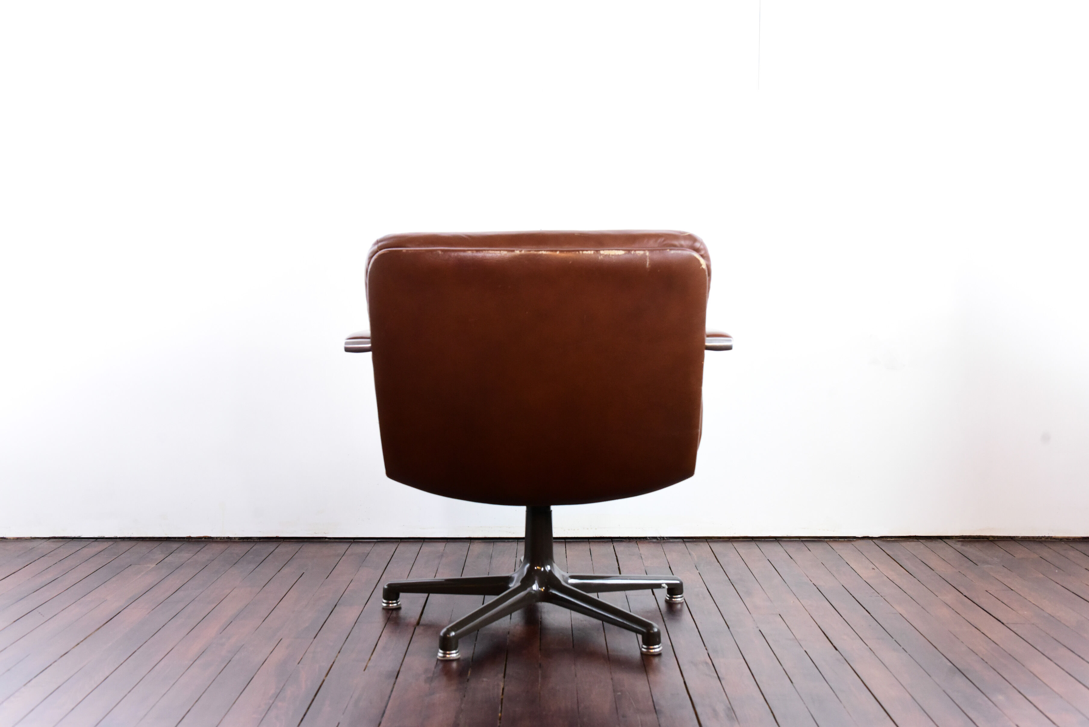 384 boardroom swivel chairs by Harcourt for Artifort