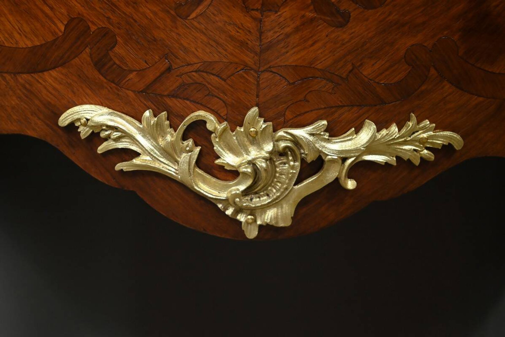 Commode en Acajou, style Louis XV – 1ère Partie XXe