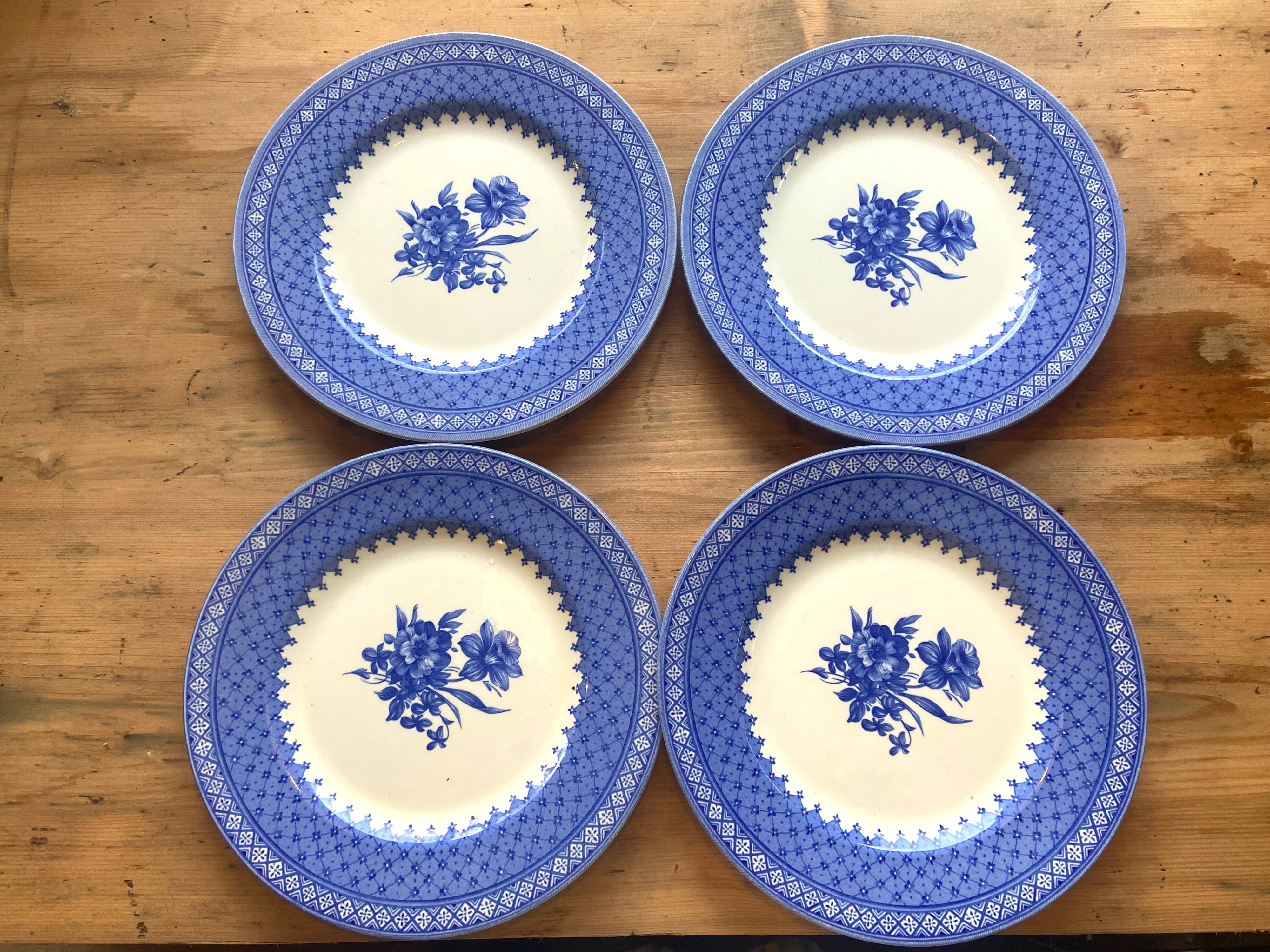 Lot de 12 assiettes porcelaine anglaise churchill