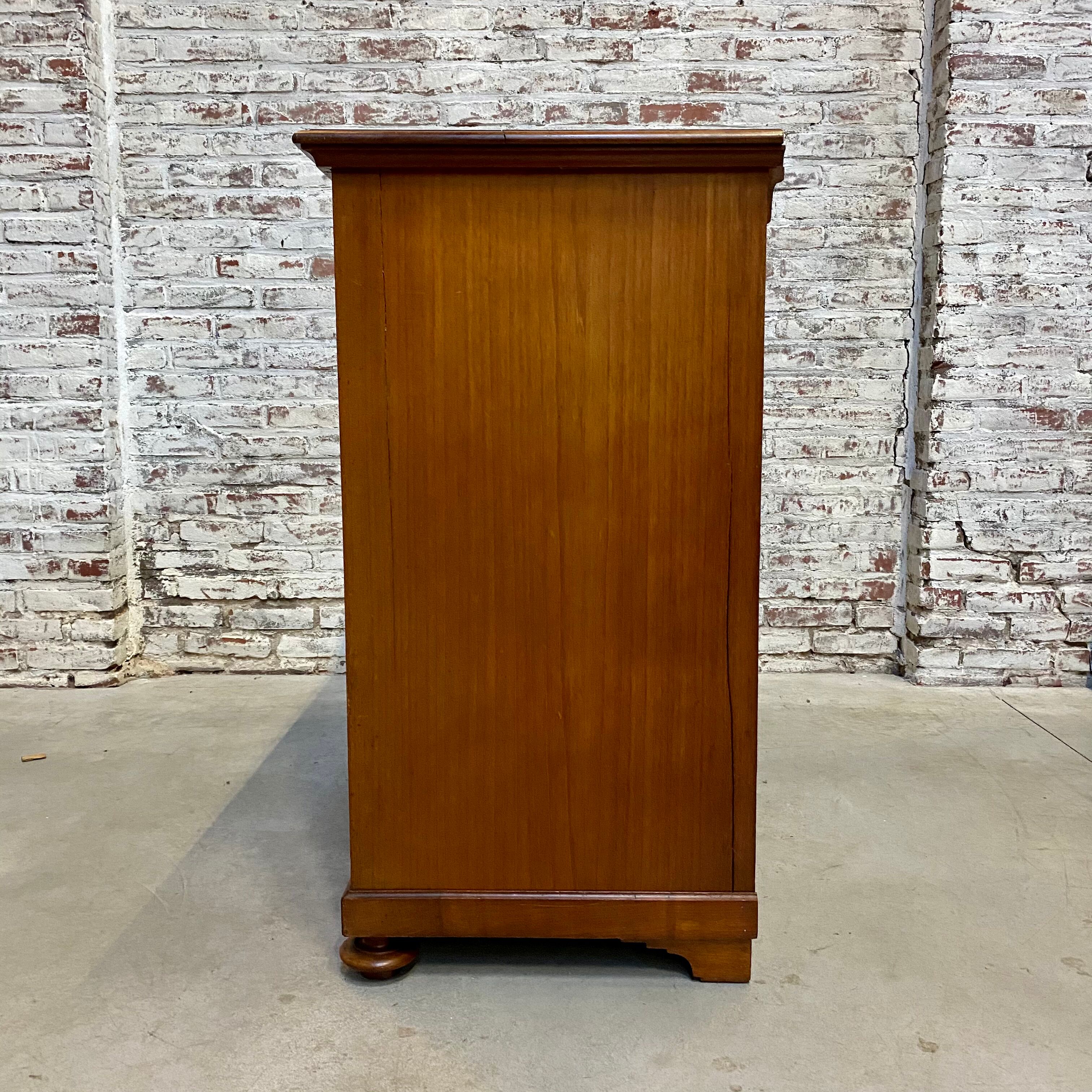 Commode anglaise antique en acajou