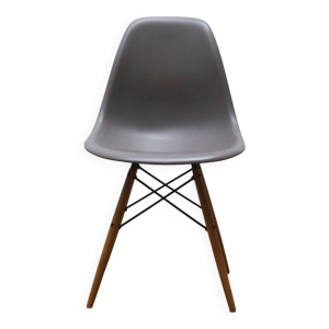 Chaise DSW, charles & - ray