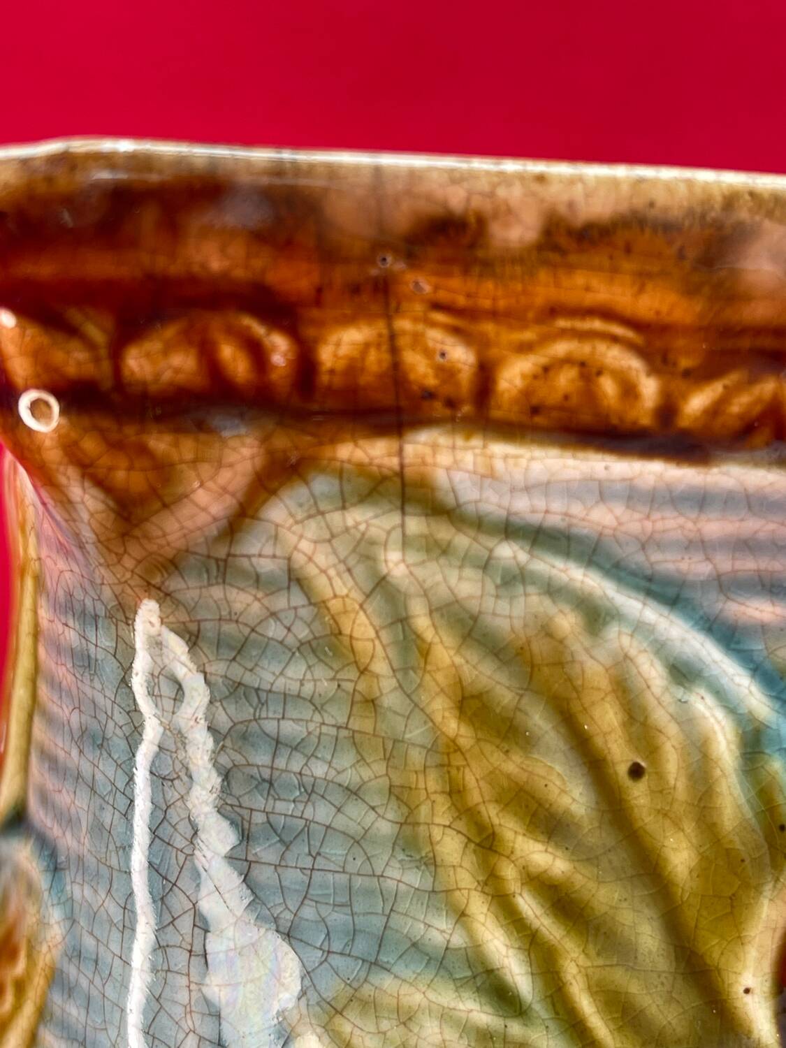 Pichet Art Nouveau en barbotine belge Wasmuel, XIXe siècle