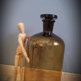 Apothecary bottle