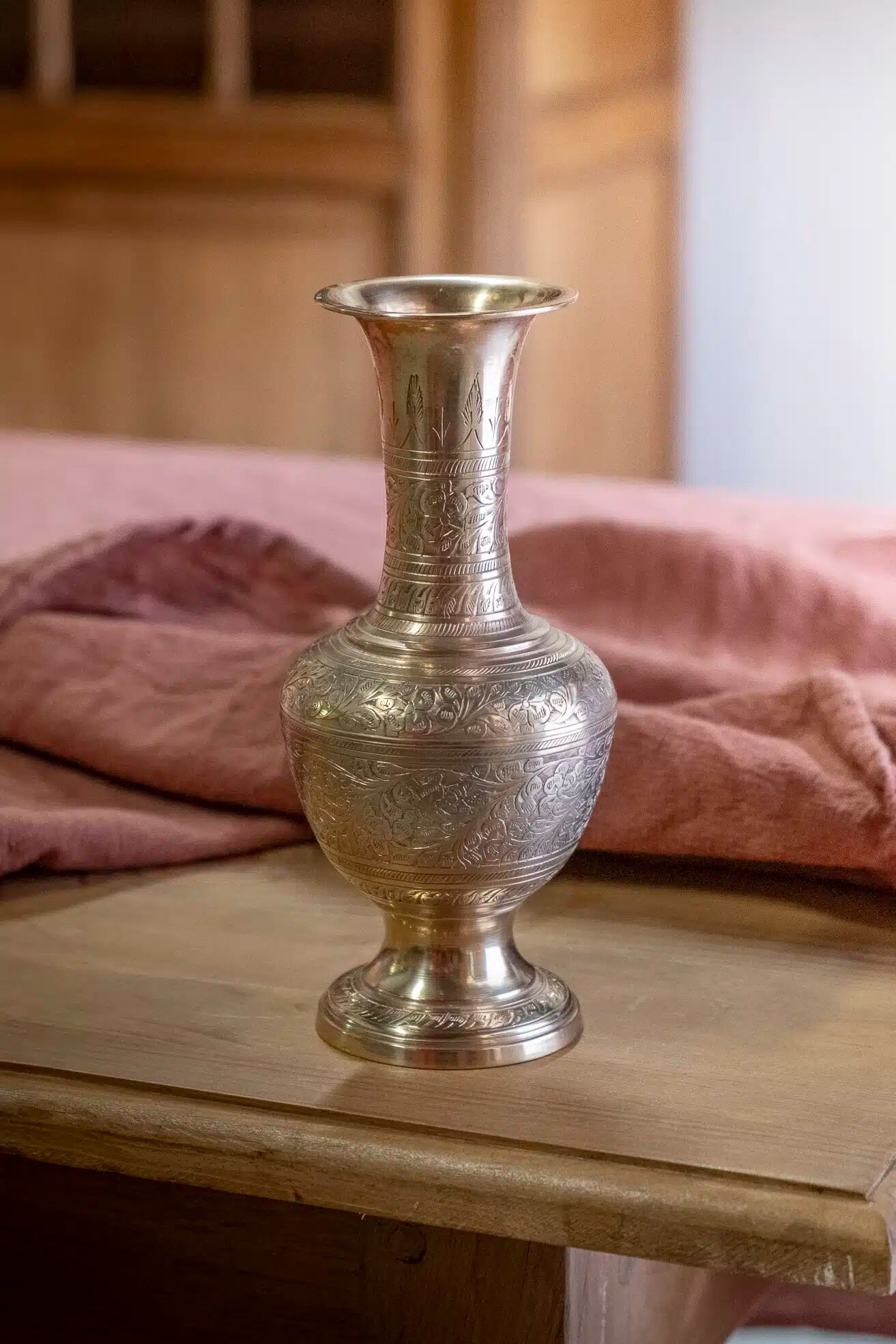 Brass vase "Éléonore"