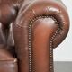 Canapé chesterfield 2,5 places en cuir de vachette vintage au look robuste