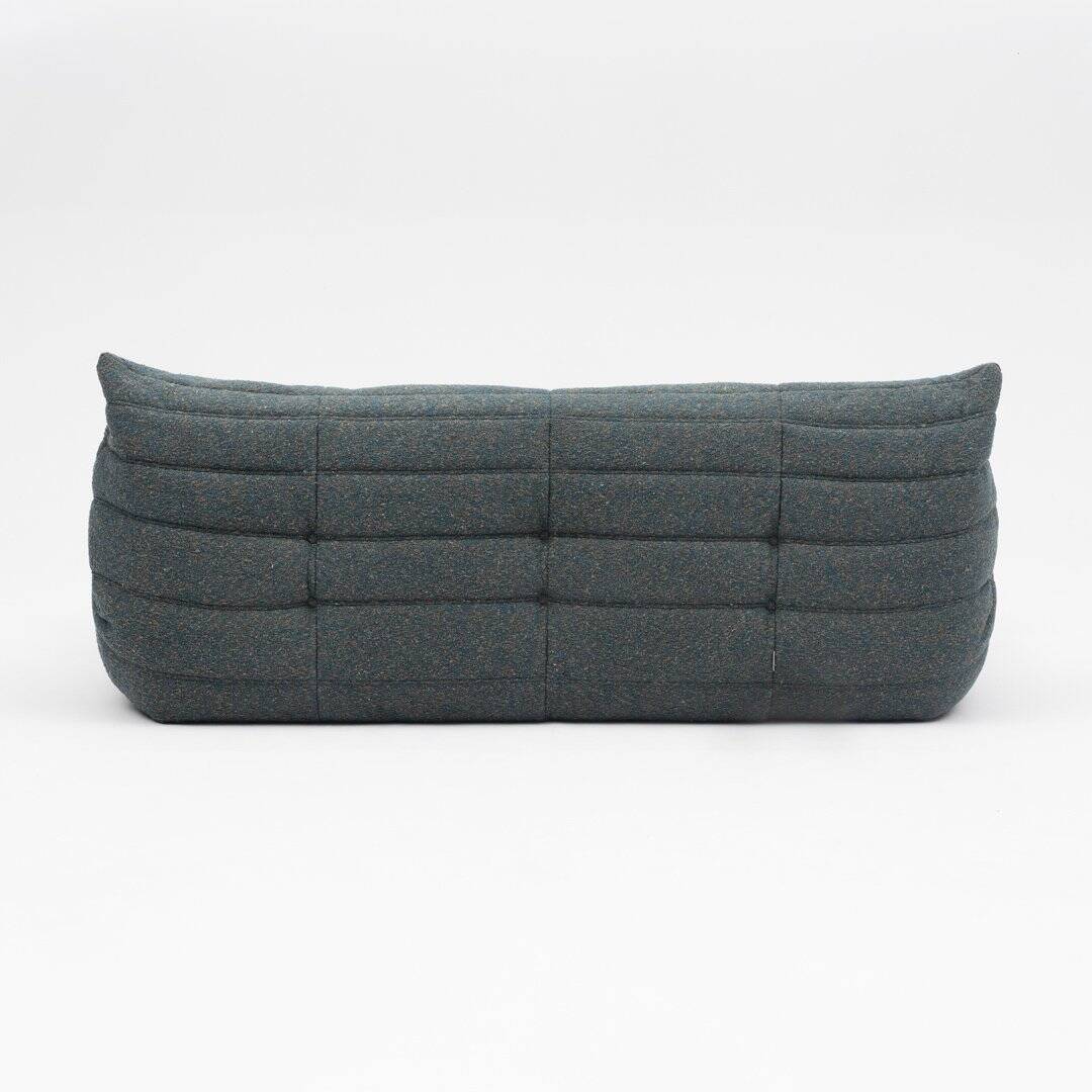 Canapé trois places Togo en bouclé vert par Michel Ducaroy pour Ligne Roset
