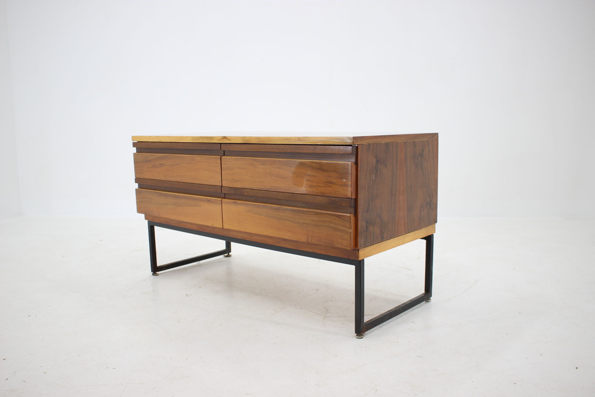 Commode des années 1960, Tchécoslovaquie