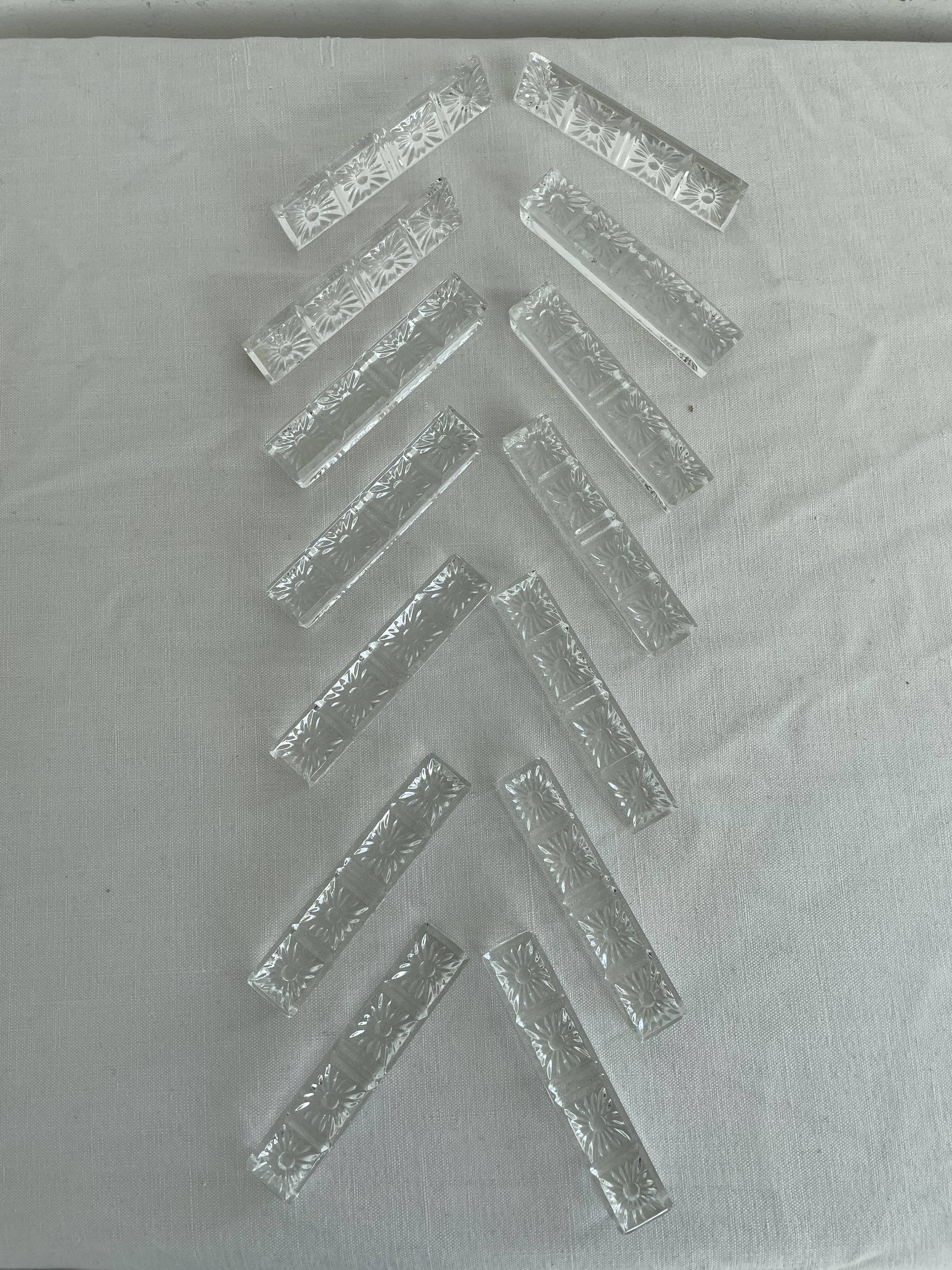 Porte-couteaux en cristal, Motif floral en relief, Art de la table vintage