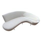 Canapé in the style of kagan