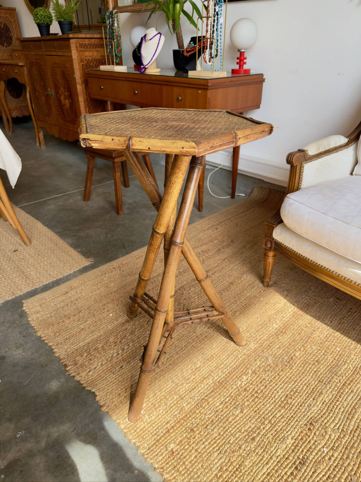 Vintage bamboo side table – Riviera spirit