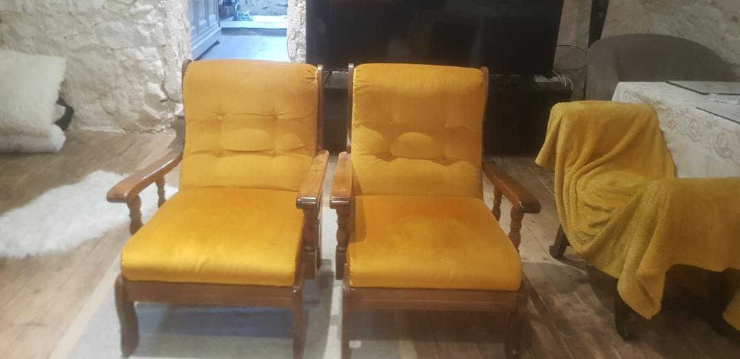 Lot de deux fauteuils vintage