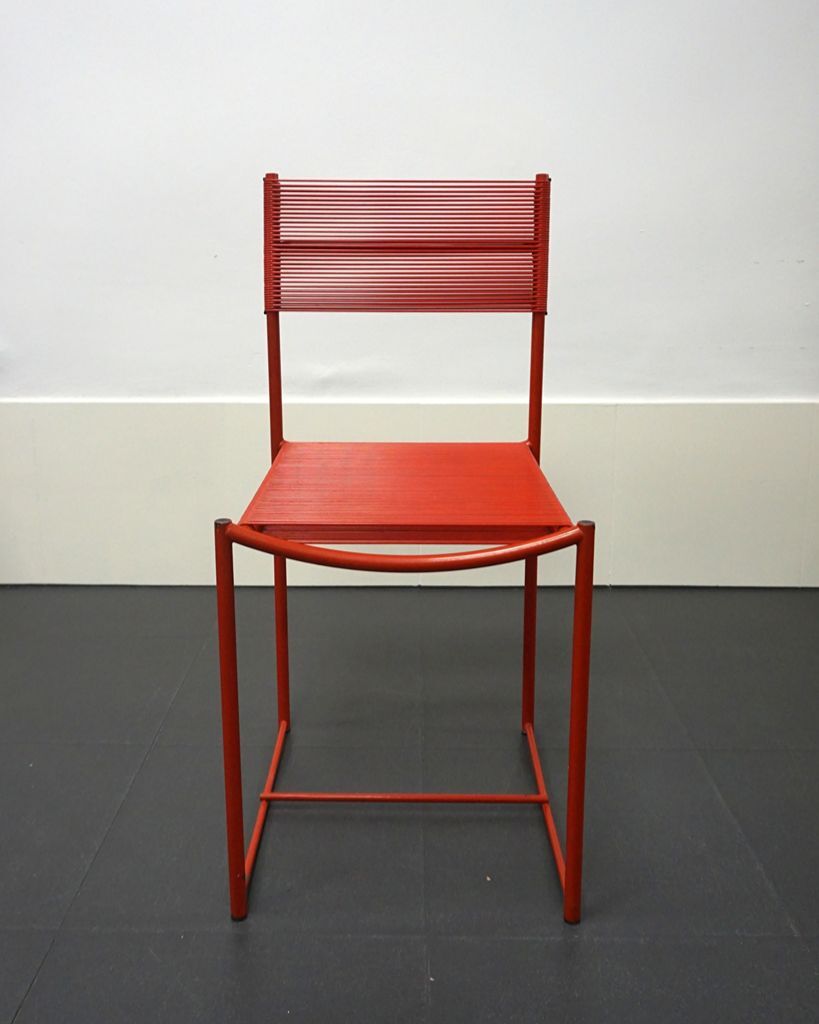 4 chaises rouges Spaghetti de Giandomenico Belotti pour Alias