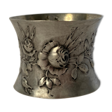 Art Nouveau round silver towel decoration of flowers around 1900